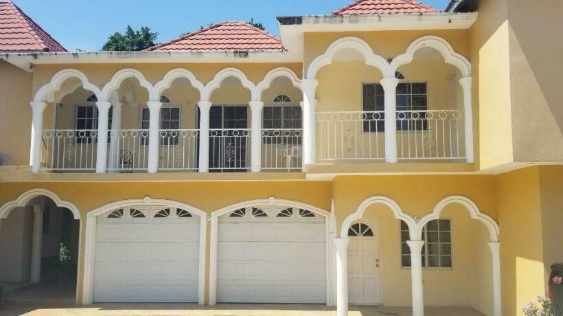 Chateau De Suites At White River