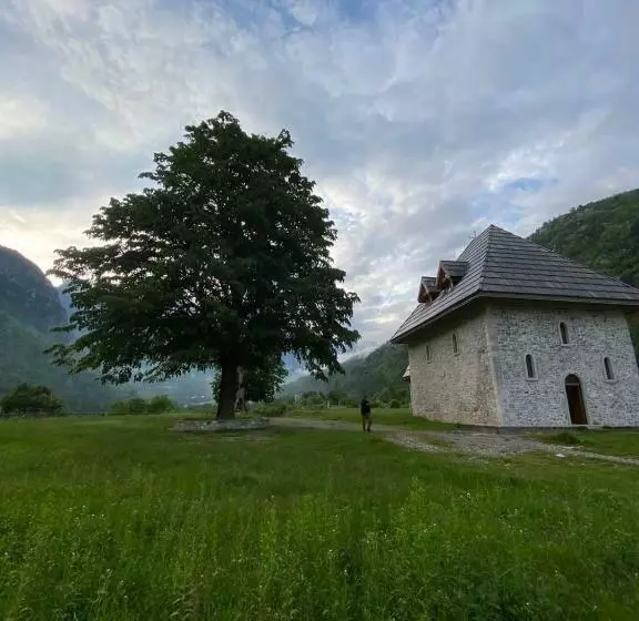 Majatalo Bujtina Carku