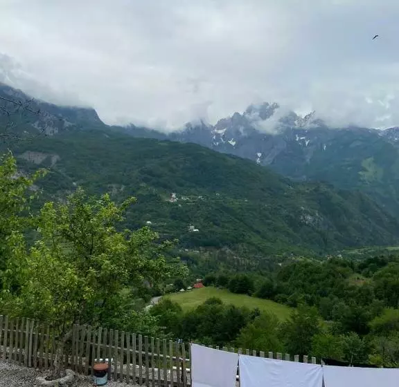 Majatalo Bujtina Carku