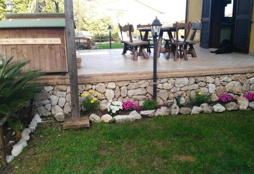 פנסיון Villa Mina