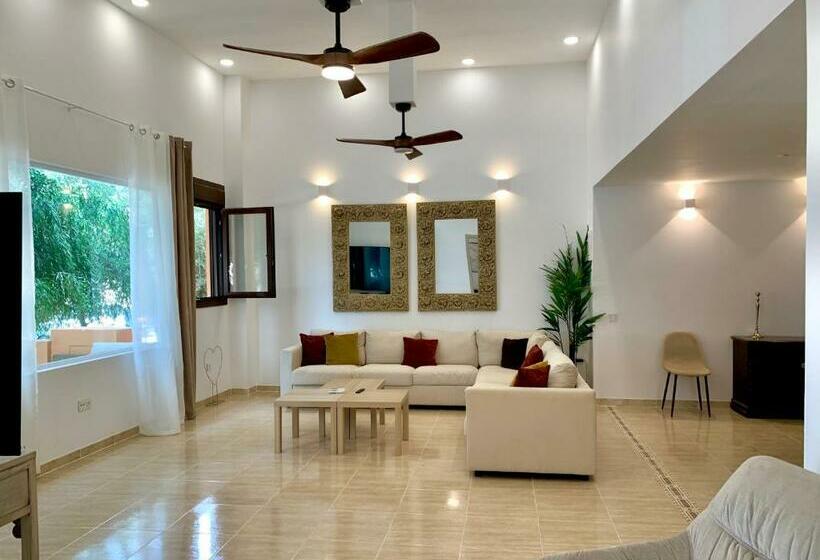Amplia Vivienda New Para12 Pers A 4 Min Caminando De Playa Con Terraza, Piscina Com, Wifi, Ventilado