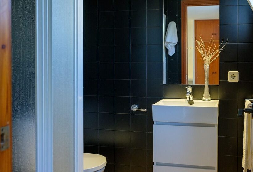 Отель Iroco Hostal