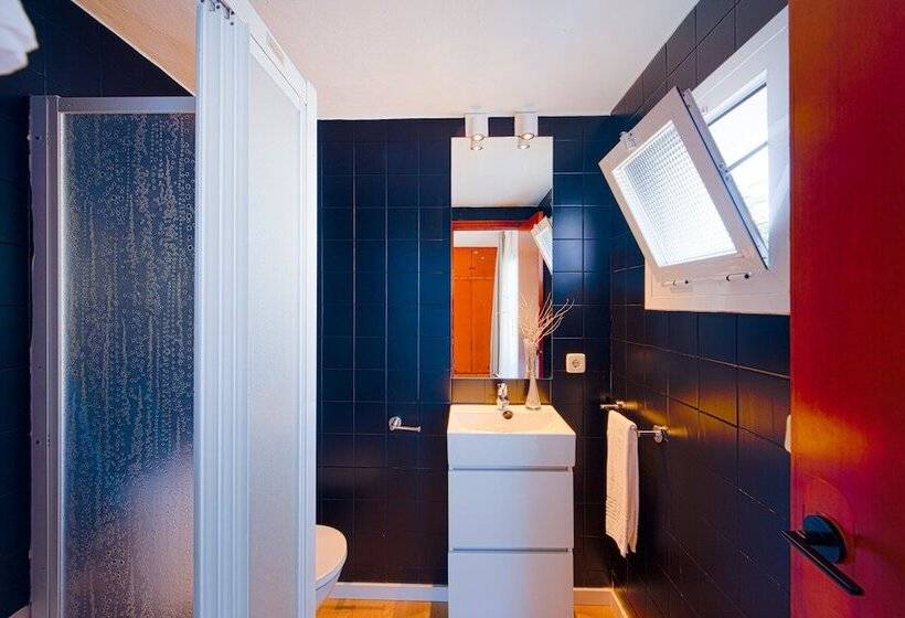 Отель Iroco Hostal