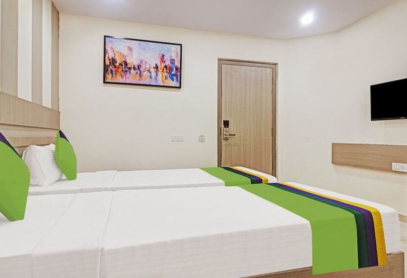 בית מלון כפרי Treebo Arastu Grand