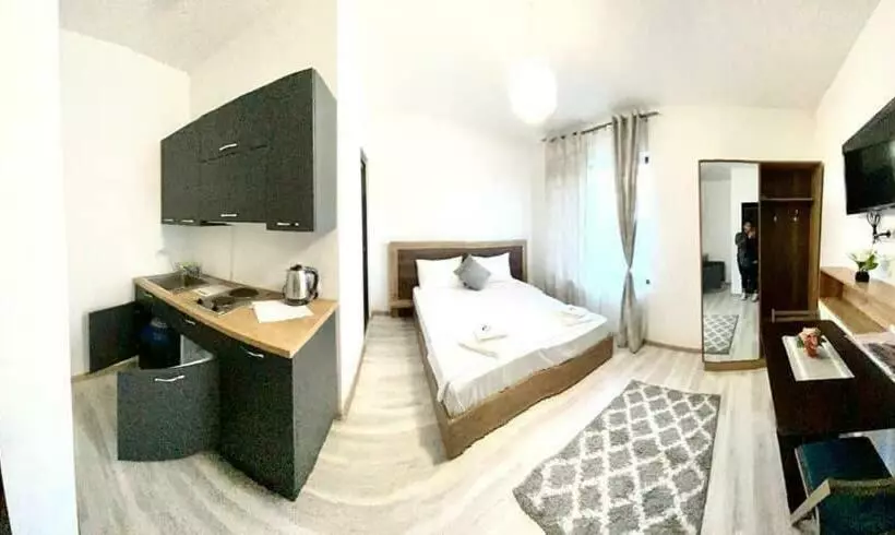 Ipsilanti House