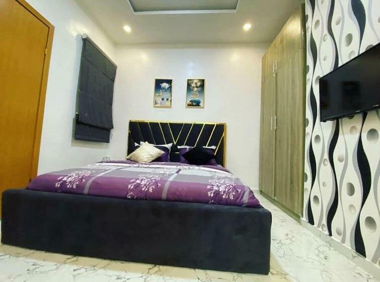 Mo Sovereign Apartments