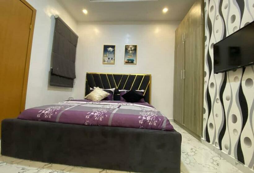 Mo Sovereign Apartments