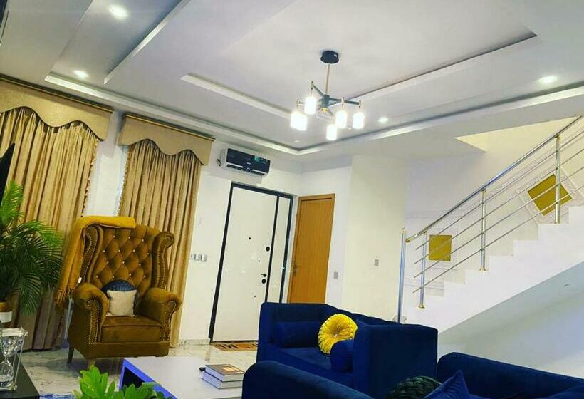 Mo Sovereign Apartments