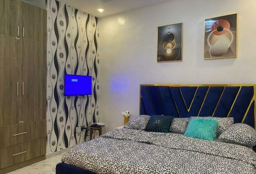 Mo Sovereign Apartments