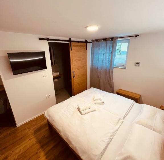 Pjagodic Hotel Cerklje   5min To Airport