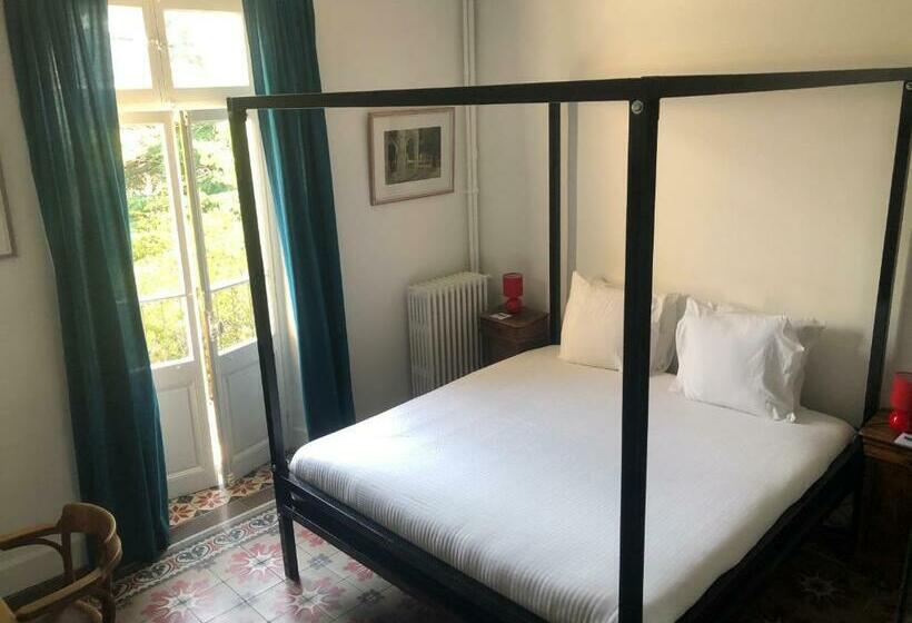 住宿加早餐  Suite La Duchesse   Spa Jacuzzi   Massage  Sauna   4 Saisons   Piscine Chauffée Toute L Année   800m