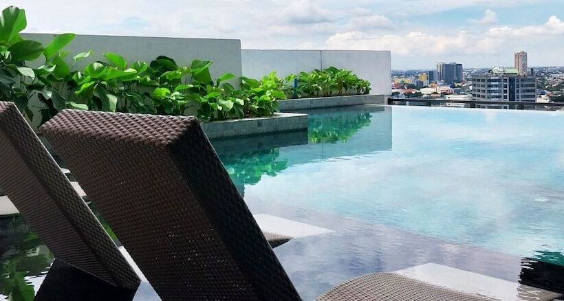 Harolds Evotel Quezon City