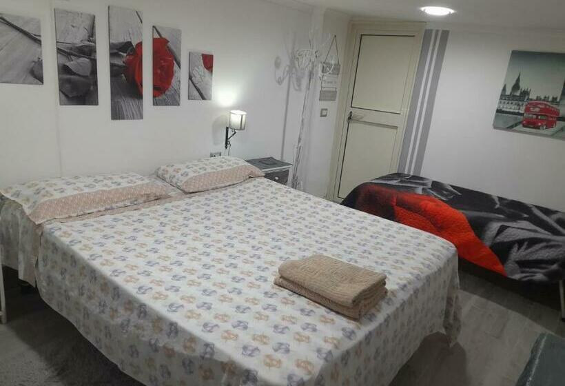 پانسیون La Dependance Di Marcello Napoli Centro