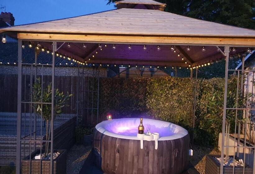 Пансион Sally S Bed And Breakfast