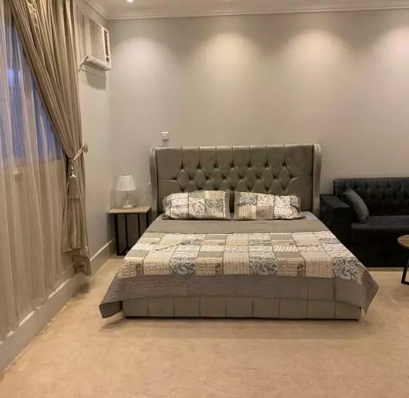 استديو خاص دخول ذاتي