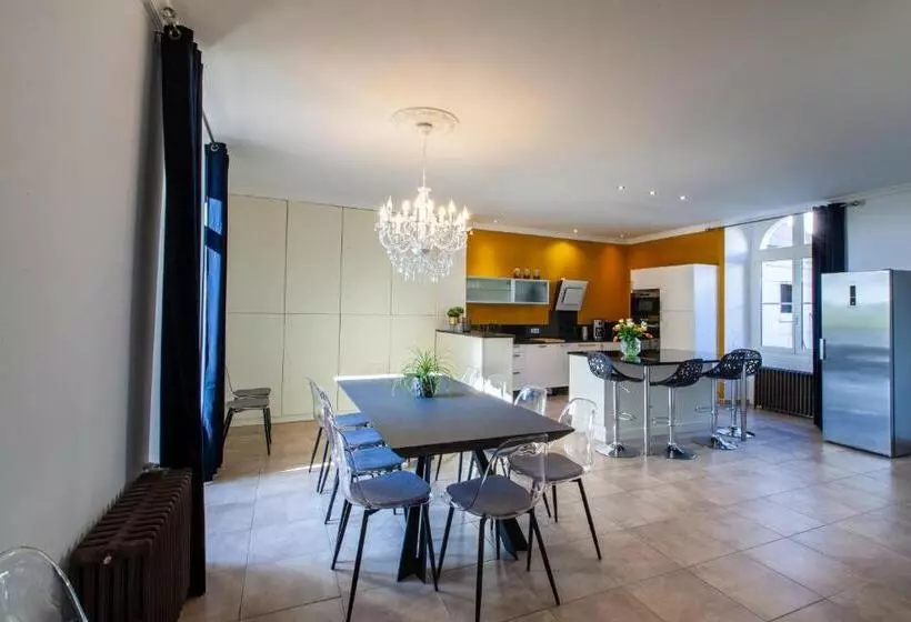 Aamiaismajoitus (B&B) Confidences Escale à Brissac