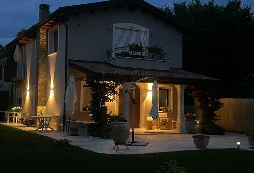 צימר Corte Dei Mirti, Camere Signorili