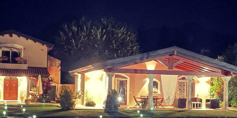 צימר Corte Dei Mirti, Camere Signorili