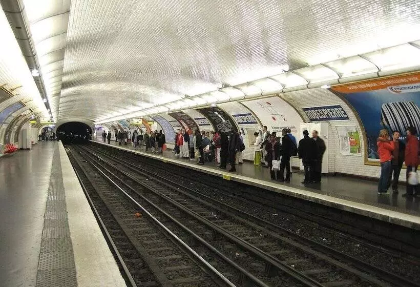 Hotelli Hôtel Robespierre Ex Idéal Hôtel Paris   Montreuil