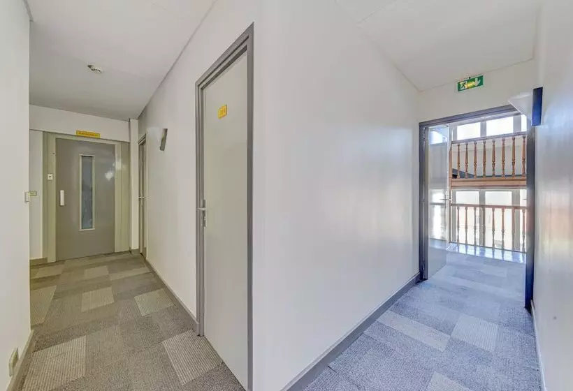 Hotelli Hôtel Robespierre Ex Idéal Hôtel Paris   Montreuil