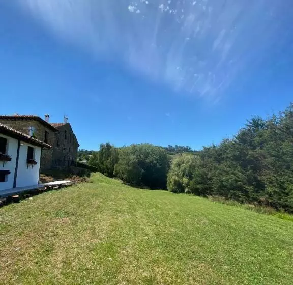 Hotelli Posada La Lomba