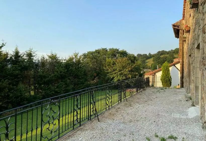 Hotelli Posada La Lomba