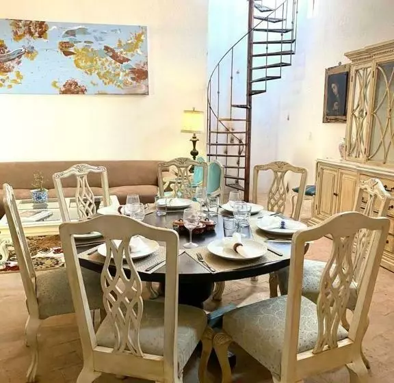 La Casita Azul