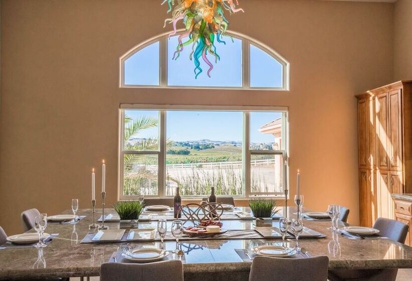 Mermaid By Avantstay Private Estate W/ Pool, Volleyball & Arcade!