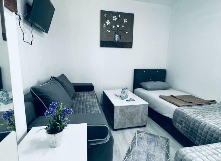 هاستل Felicita Apartments Brcko