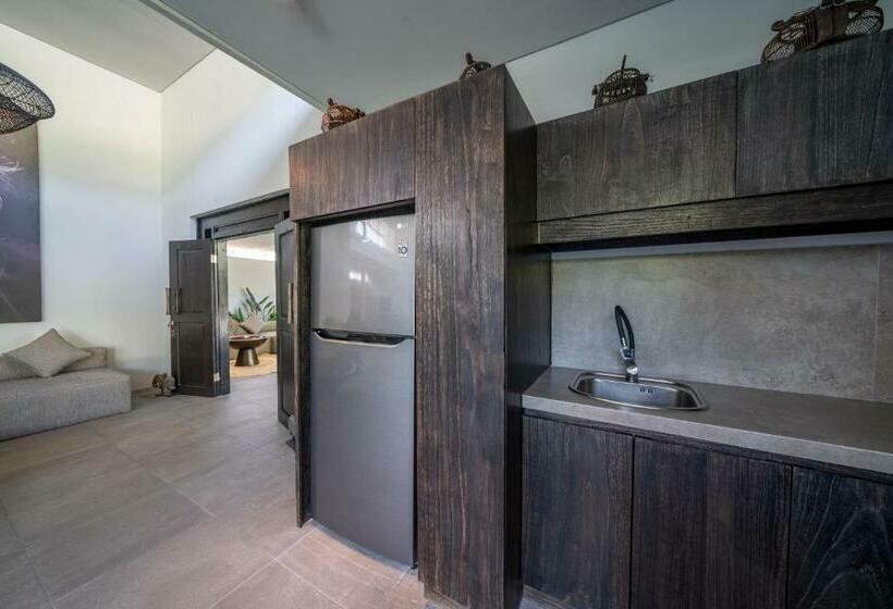 Villa Wiraja 2   Classy 4 Bdr Villa In The Heart For Canggu