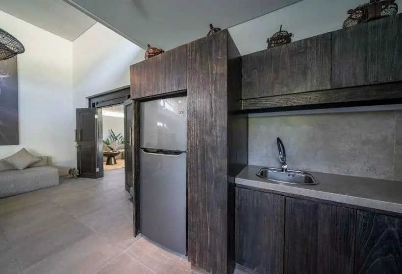 Villa Wiraja 2   Classy 4 Bdr Villa In The Heart For Canggu