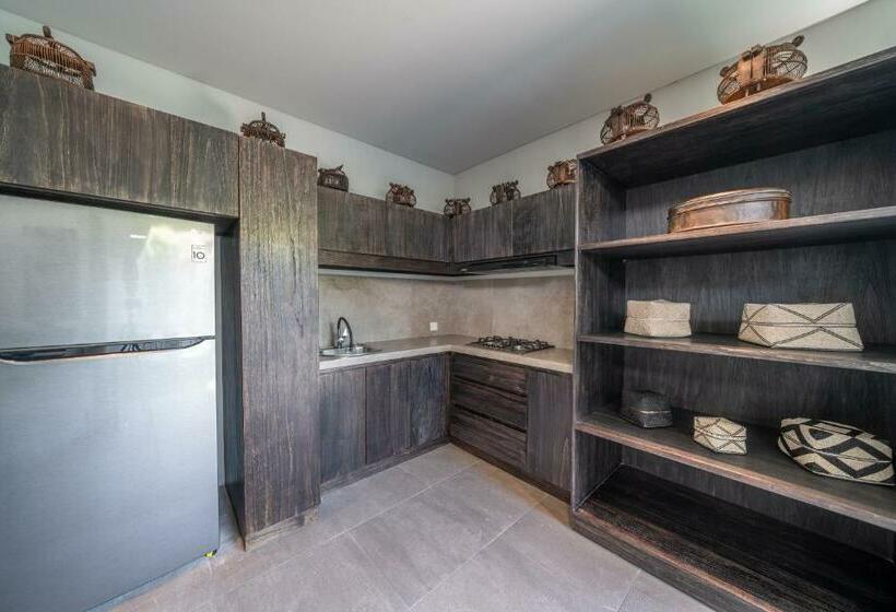 Villa Wiraja 2   Classy 4 Bdr Villa In The Heart For Canggu