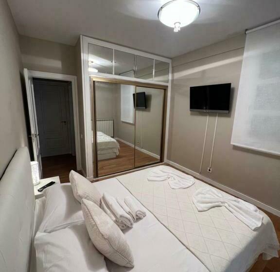 Santiago Tower View Aire Acondicionado, Casco Antiguo