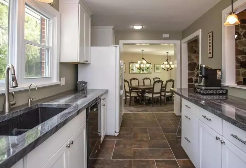 Forestview Manor