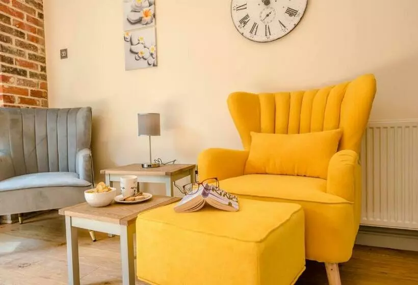 Maple Barn: Lux Rural Retreat Near Norfolk Coast