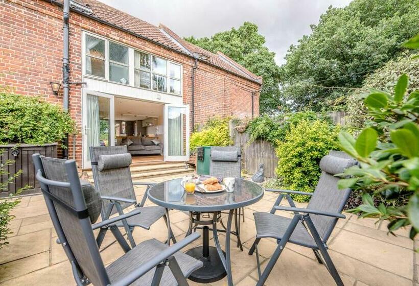 Maple Barn: Lux Rural Retreat Near Norfolk Coast