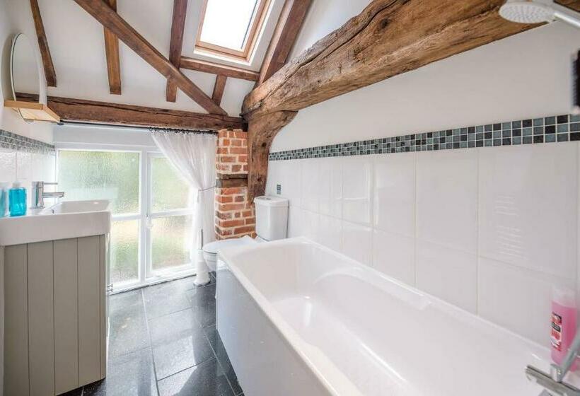 Maple Barn: Lux Rural Retreat Near Norfolk Coast