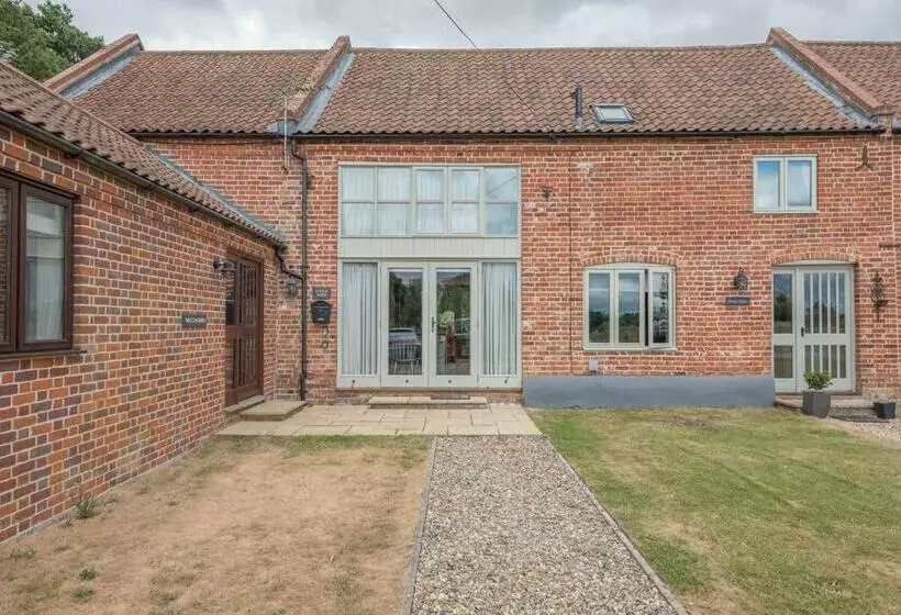 Maple Barn: Lux Rural Retreat Near Norfolk Coast