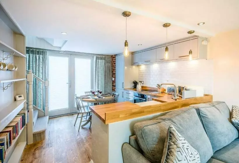 Maple Barn: Lux Rural Retreat Near Norfolk Coast