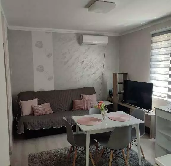 Mm House