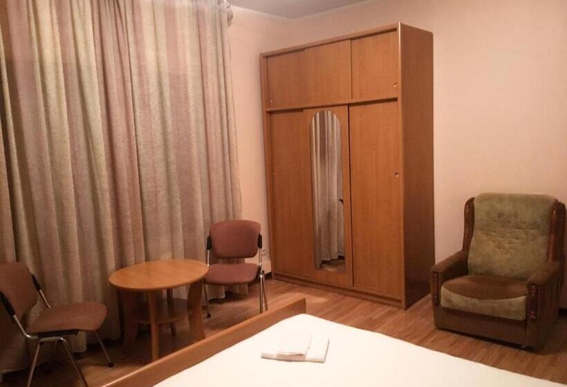 Pension Room In Guest Room Valensija Large Suite