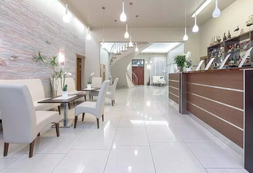 پانسیون Room In Guest Room   Valensija   Apartment For 2 Adults
