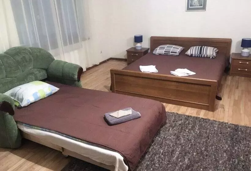 پانسیون Room In Guest Room   Valensija   Apartment For 2 Adults