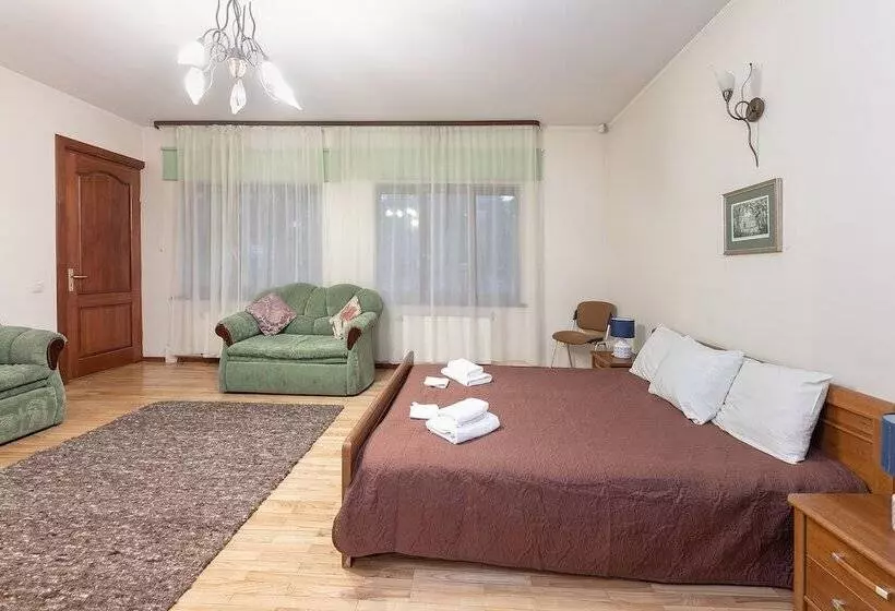 پانسیون Room In Guest Room   Valensija   Apartment For 2 Adults