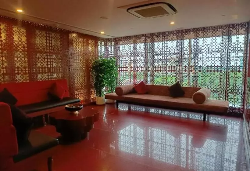 Boulevard By Design Hotel Chennai