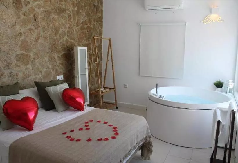 Jacuzzi Amanecer De Plata Decoración Romántica