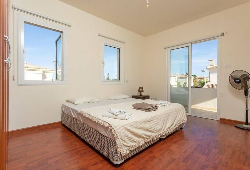 Villa Chryso In Paralimni