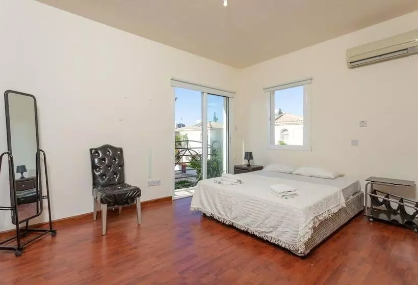 Villa Chryso In Paralimni