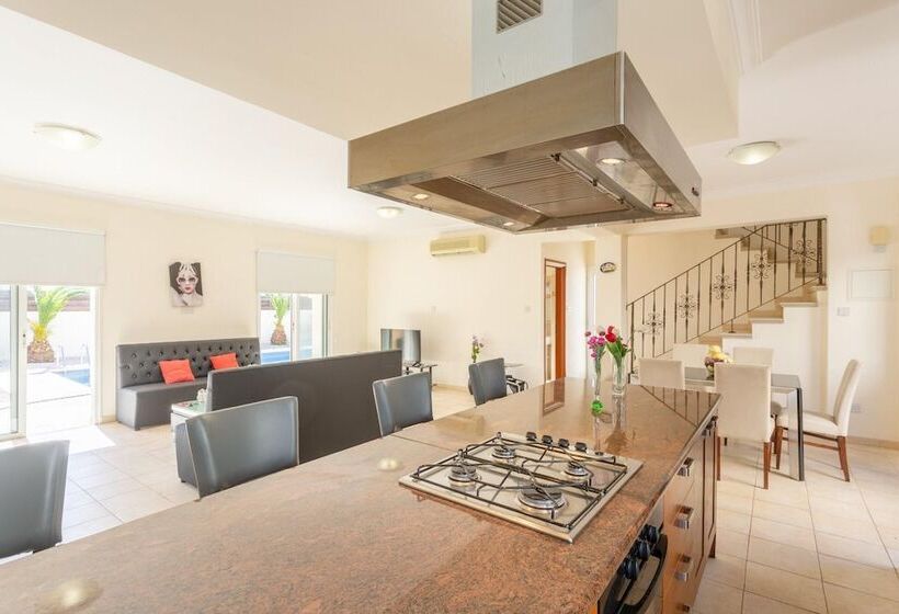 Villa Chryso In Paralimni