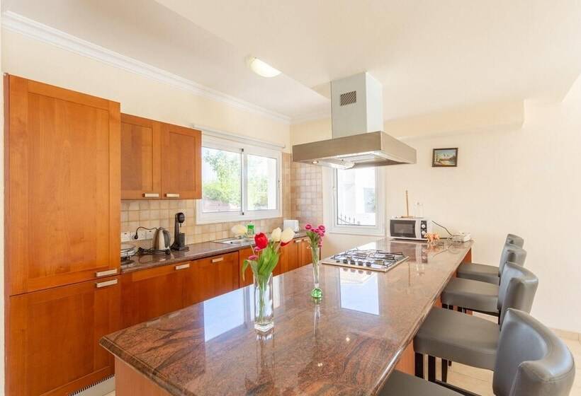 Villa Chryso In Paralimni